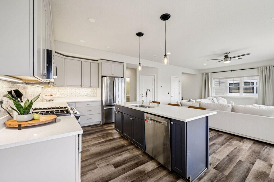 Building Photo - 2945 N 186th St