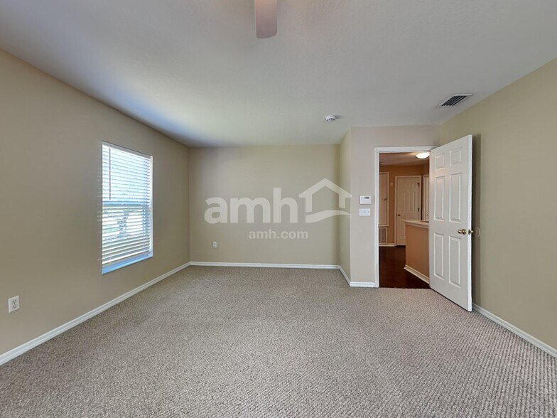 Building Photo - 6924 Lake Eaglebrooke Dr