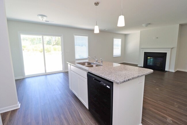 Building Photo - Beautiful Home in PRIME Lexington location!