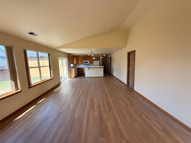 Building Photo - 1126 SW 33rd St