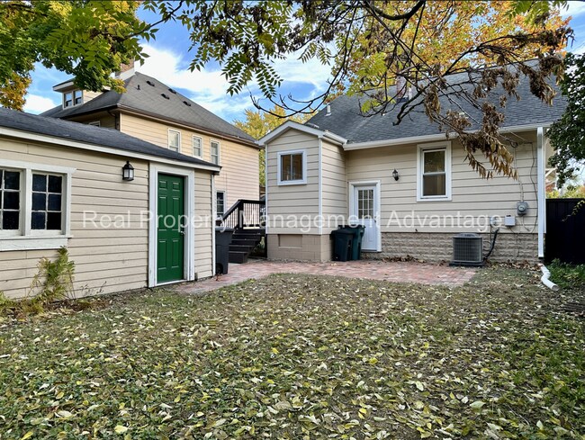 Building Photo - 310 W Hazelhurst St
