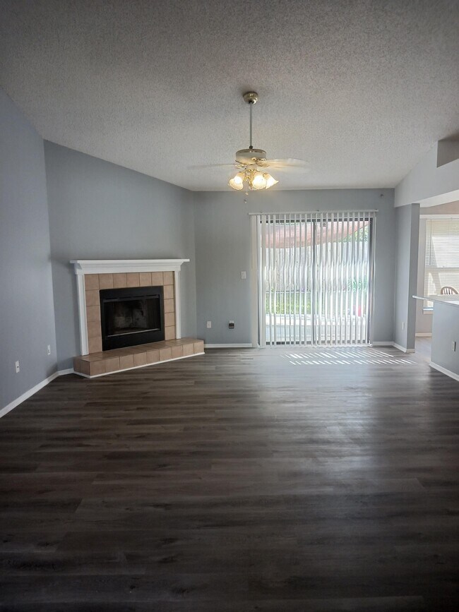 Building Photo - 7706 Covedale Dr