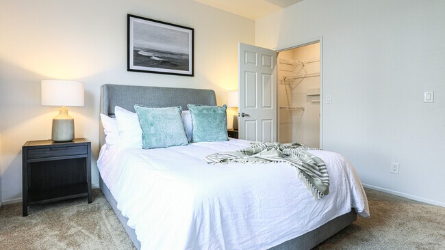 Building Photo - 4250 Glencoe Ave