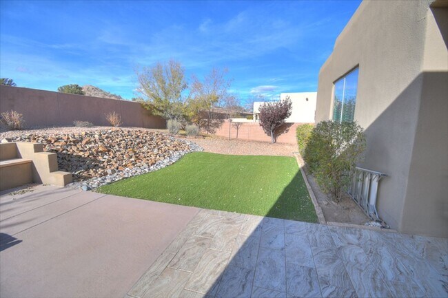 Building Photo - Meriposa Masterpiece