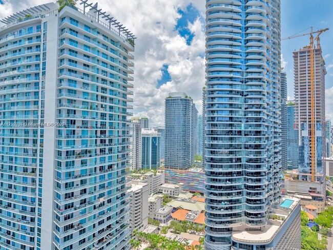 Building Photo - 1080 Brickell Ave