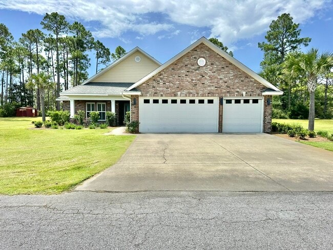 Building Photo - 206 E Pinehurst Dr