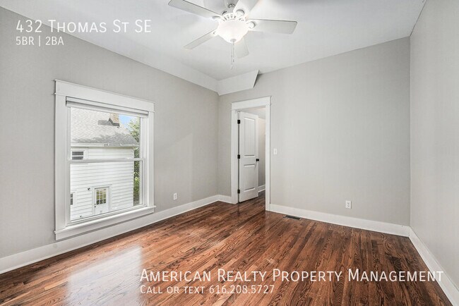 Building Photo - 432 Thomas St SE