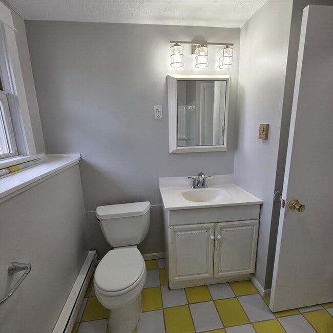 Building Photo - 81 Crane Ave S