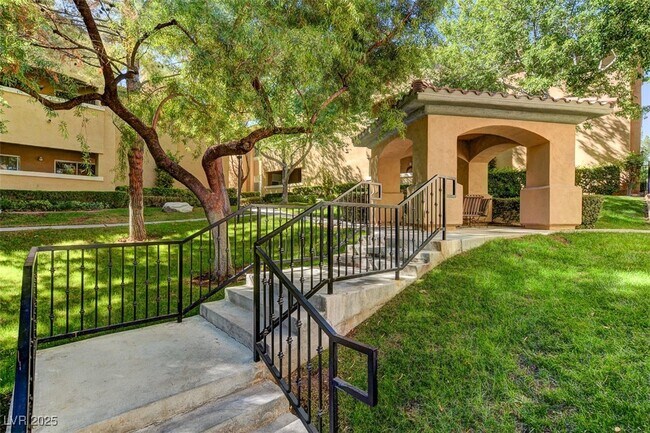 Building Photo - 1713 Sky of Red Dr