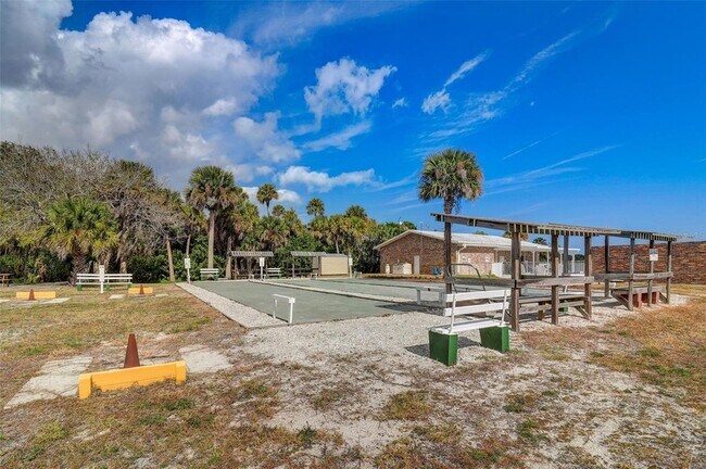 Building Photo - 4391 Maple Ave