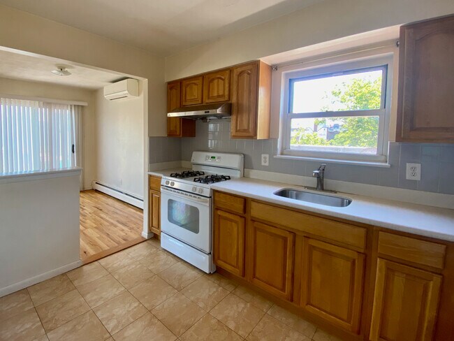 Building Photo - 3554 33rd St