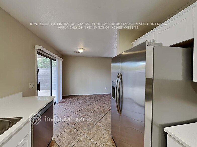 Building Photo - 10424 E Balsam Ave