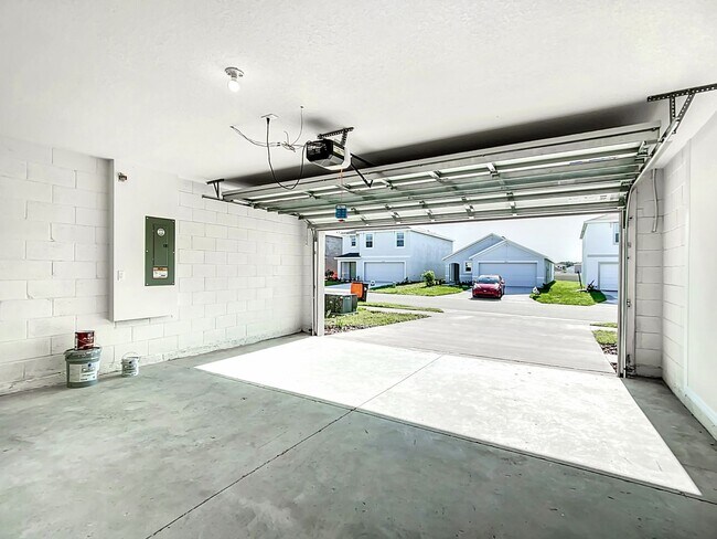 Building Photo - Pet-Friendly 5BR Home in Ocala | Spacious Living in Ocala Crossings South