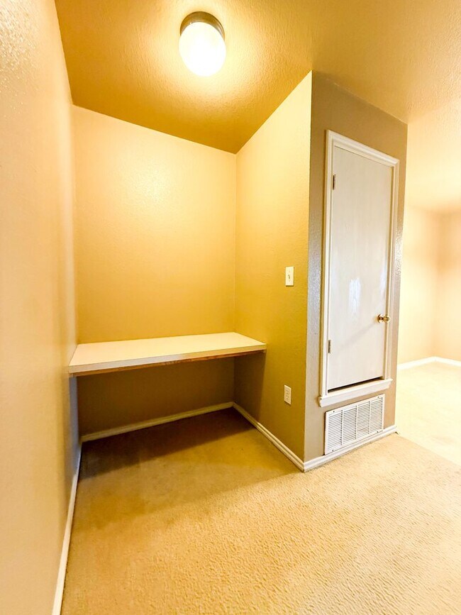 Building Photo - 1712 Ute Trail