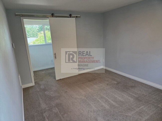 Building Photo - Recently remodeled 3 bedroom, 2.5 bath home