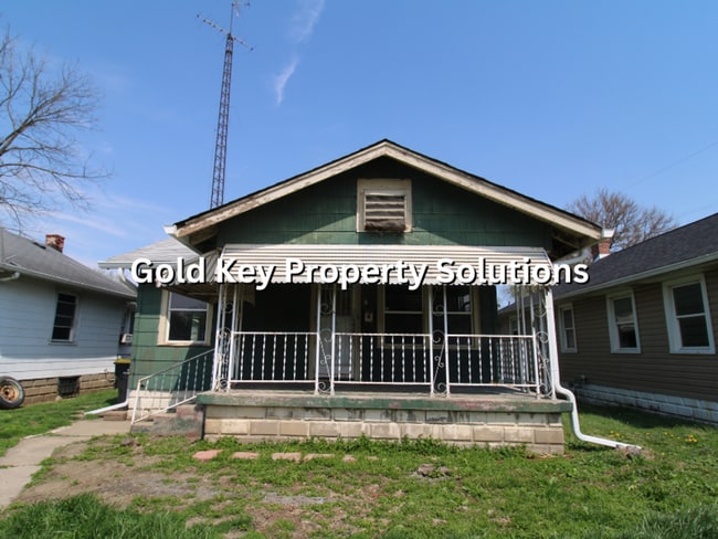 Building Photo - 3 BR 1 BA House with Central Air and Detached Garage (NO SECTION 8)