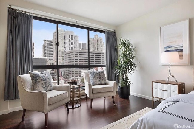 Building Photo - 300 3rd St