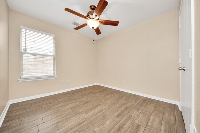Building Photo - 3815 Pebble Garden Ln