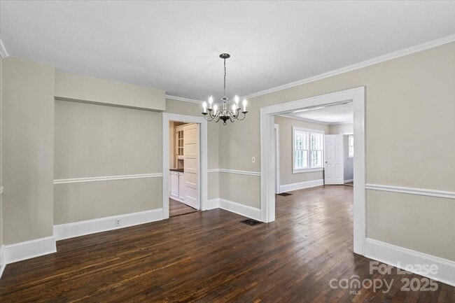 Building Photo - 904 Edgewood Cir