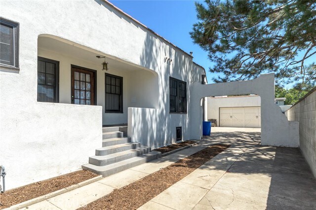 Building Photo - 5124 N Maywood Ave