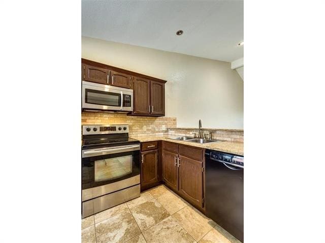 Building Photo - 2921 Clover Ln