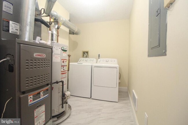 Building Photo - 58 Chambord Ct