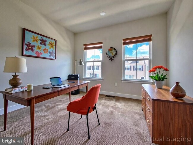 Building Photo - 8820 Englewood Farms Dr