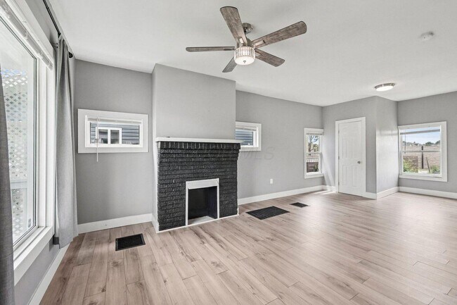 Building Photo - 1025 Howard St