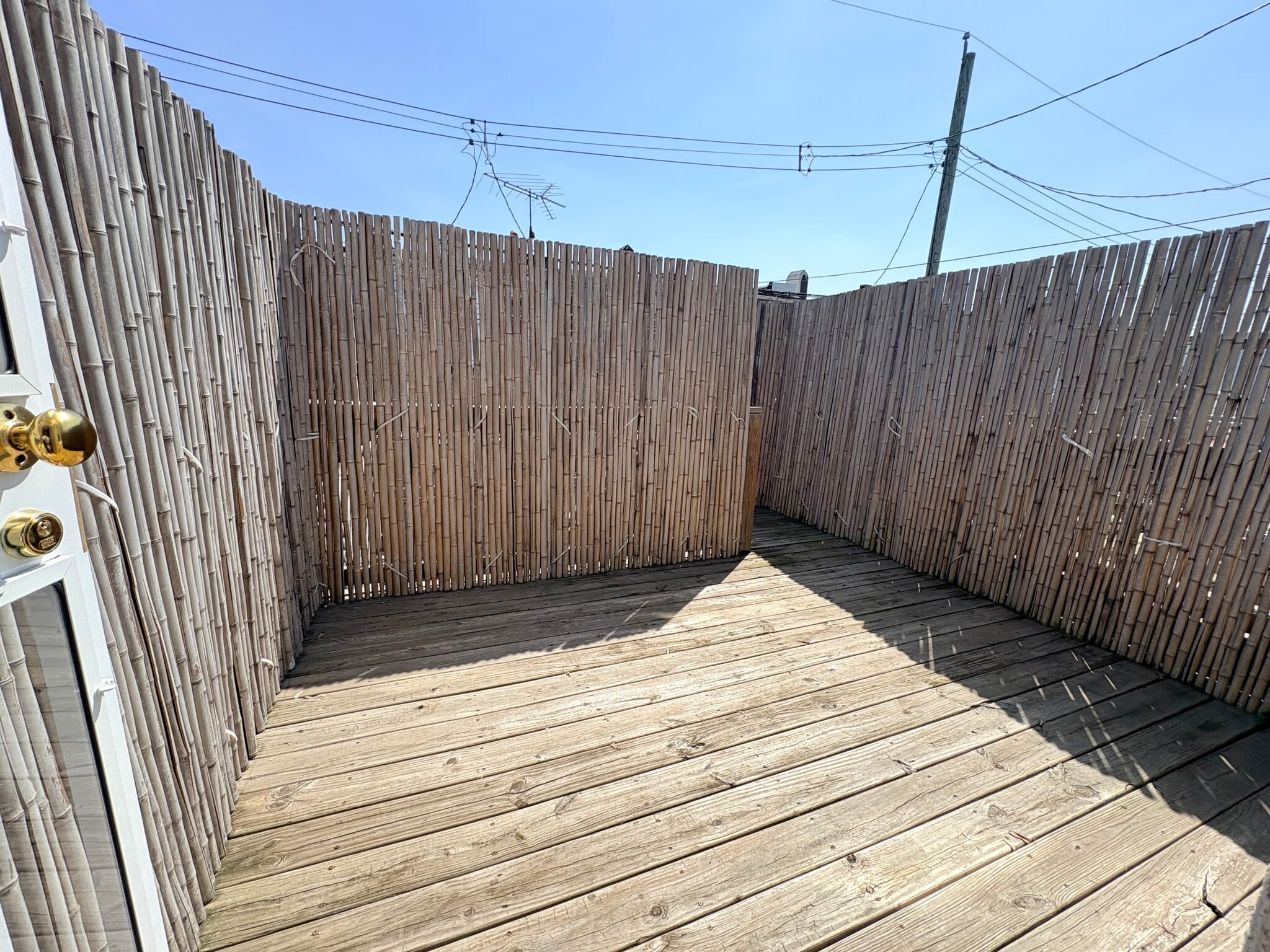 Deck - 415 N Glover St