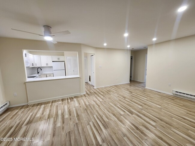 Building Photo - 129 Amberly Dr