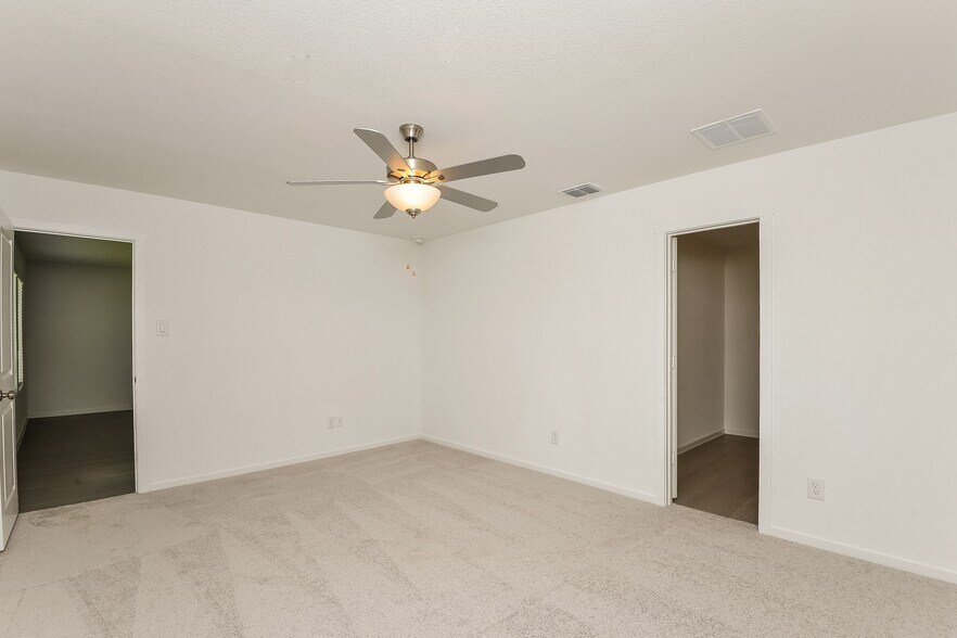 Building Photo - 2756 Mistwood Dr