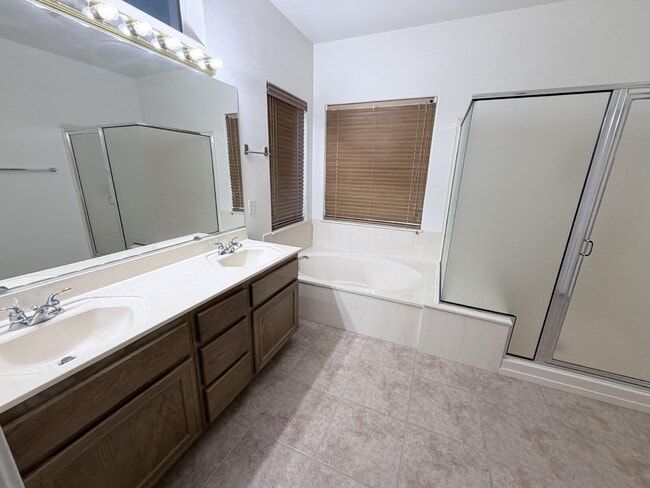 Building Photo - Sun City Anthem Single-Story with Private Pool, Spa & Courtyard