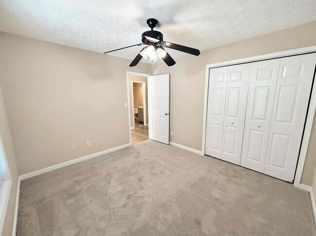 Building Photo - 6090 Farmwood Way SE