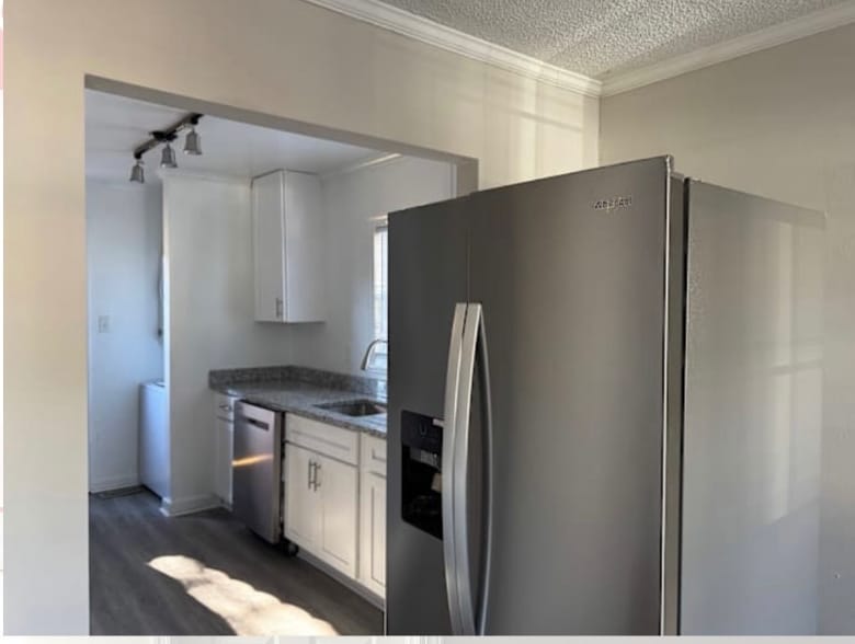 Building Photo - 96 Dahlgren Ave