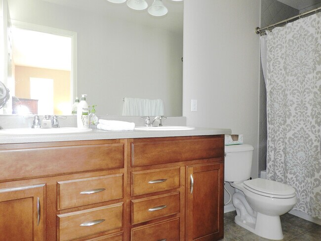 Building Photo - Central Park Home for Rent