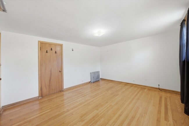 Building Photo - 7058 S Fairfield Ave