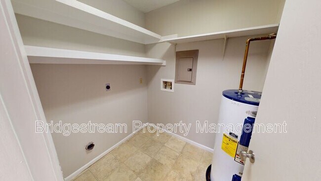 Building Photo - 7617 Essington Cir