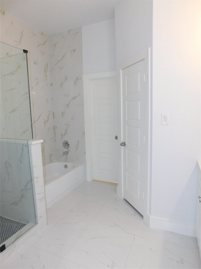 Building Photo - 7002 S Hall St