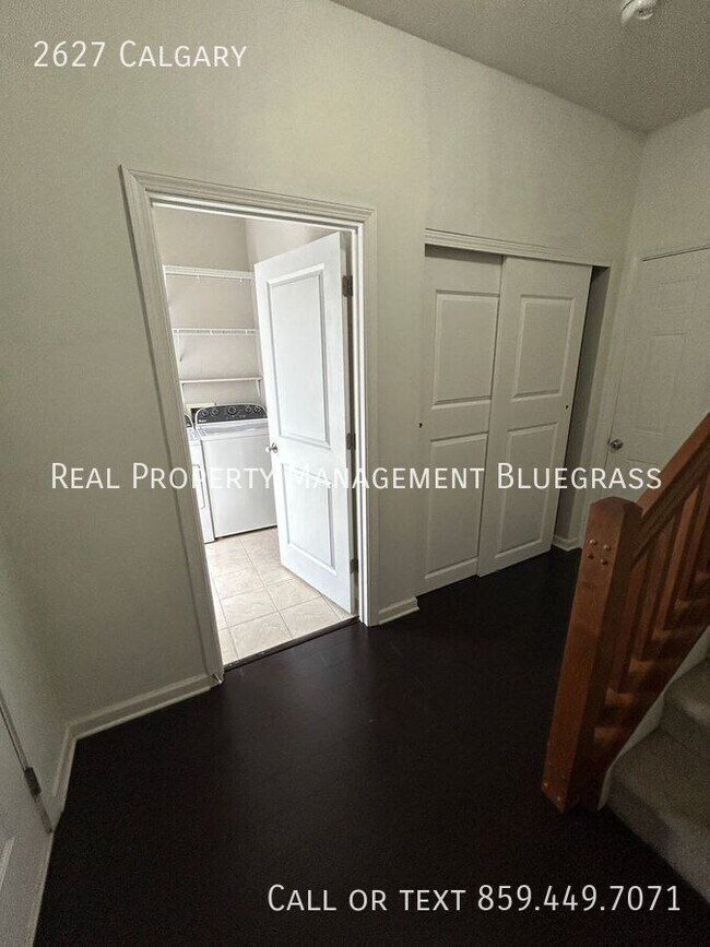Building Photo - 2627 Calgary-