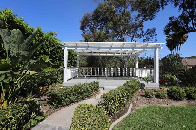 Building Photo - 460 S Bridge View Dr