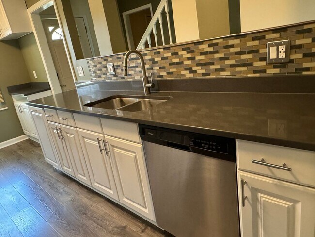 Building Photo - 2 Bedroom, 2.5 Bathroom Half Double in Dublin, OH