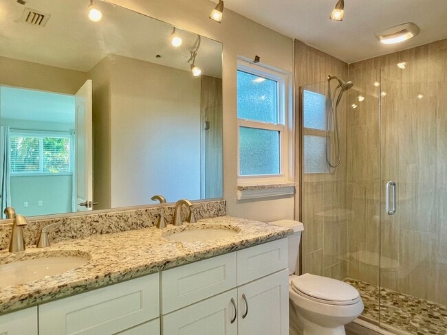 Building Photo - Newly Remodeled 3 Bedroom 2 Bathroom House...