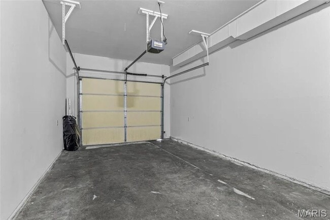 Building Photo - 489 Shade Tree Ln