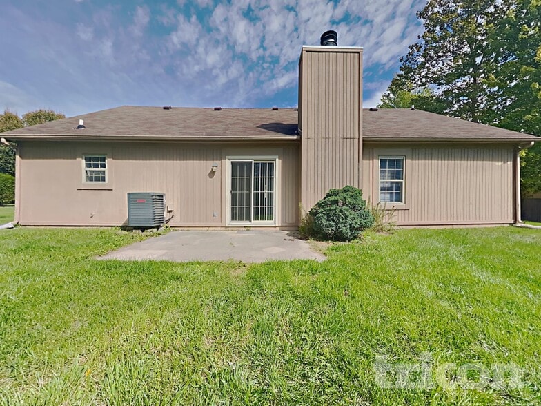 Building Photo - 572 San Ricardo Dr