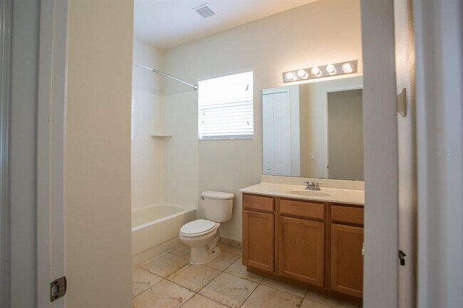 Building Photo - 3876 Shoreview Dr