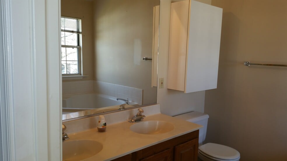 Master Bath - 8628 Indian Springs Rd