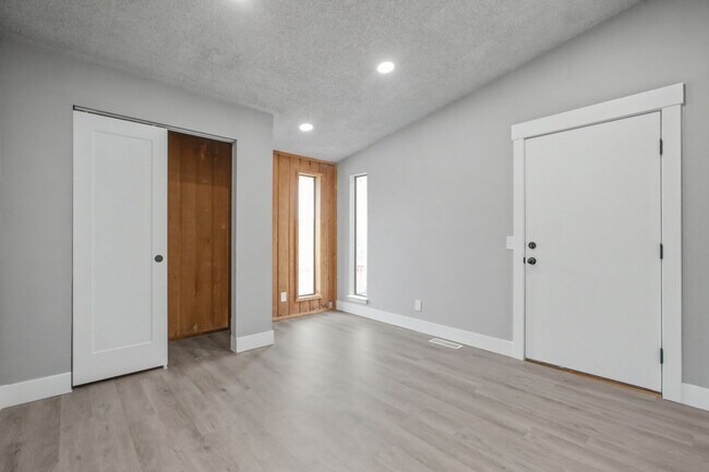 Building Photo - 332 Birch