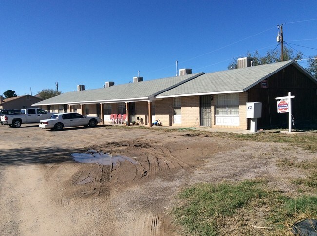 Building Photo - 1511 Roadrunner Ln