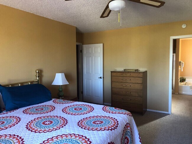 Building Photo - Manor 1485A Seasonal Rental