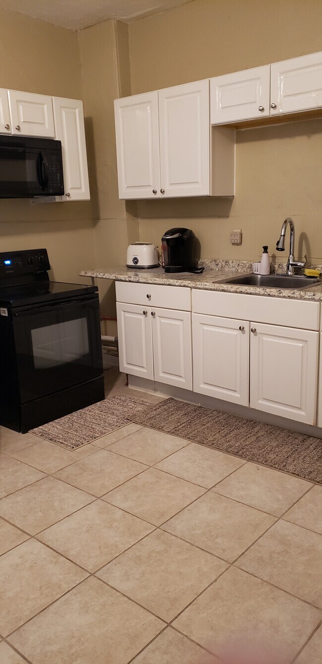 Building Photo - 26 S Georgia Ave